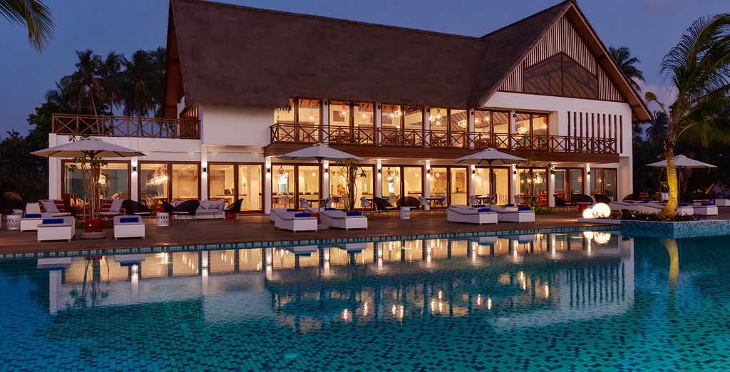 Mama Shelter Dubai by ACCOR 4* e Mercure Maldives Kooddoo Resort 4* - Adults Only