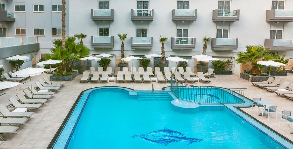 Pebbles Resort 4*