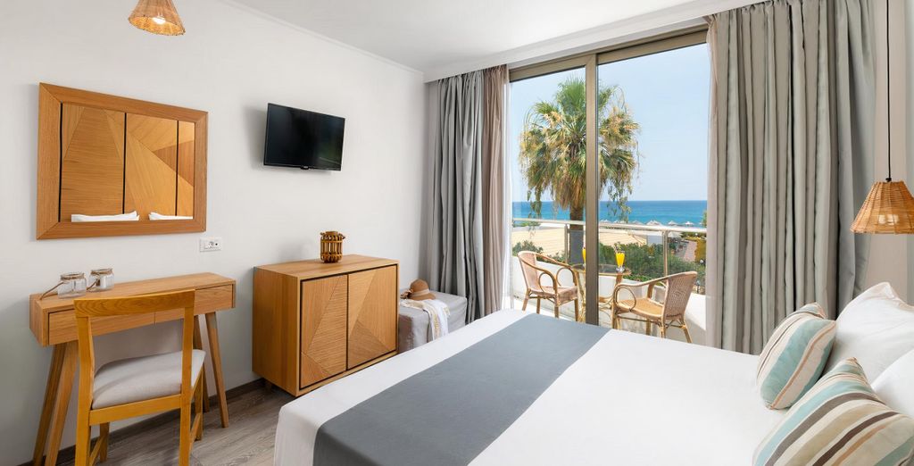 Lutania Beach Hotel 4*