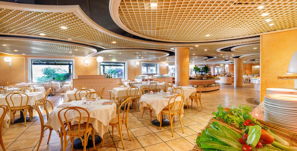 Sant'Elmo Beach Hotel 4* 