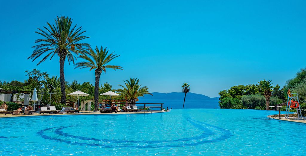 Hydra Beach Resort 5*