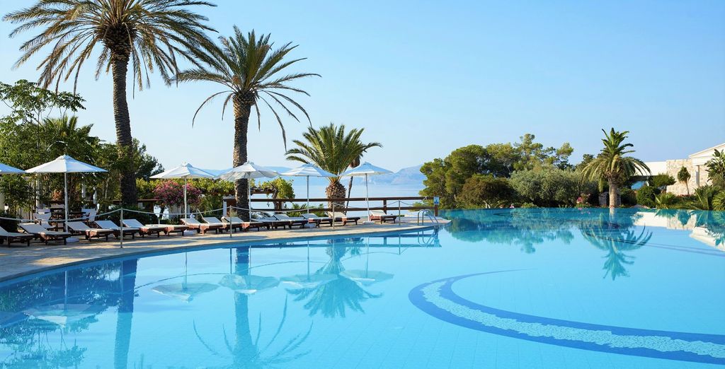 Hydra Beach Resort 5*