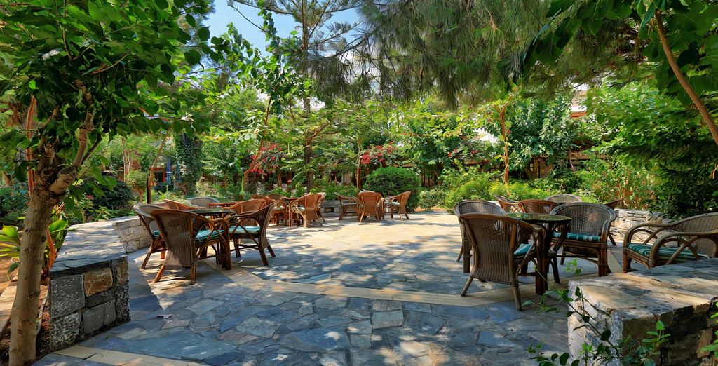 Apollonia Beach Resort & Spa 4*