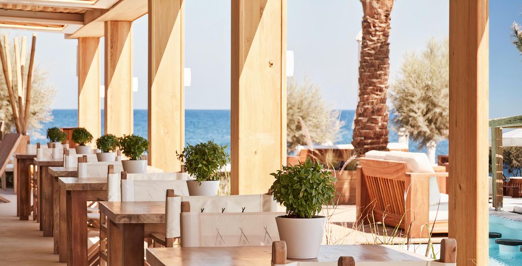 Nikki Beach Santorini 5*