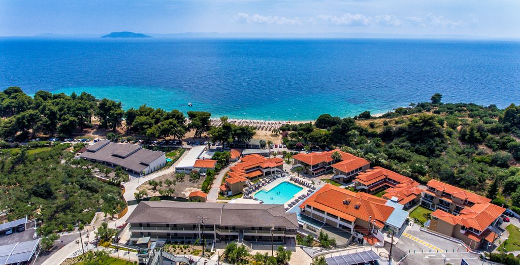Lagomandra Beach Hotel 4*