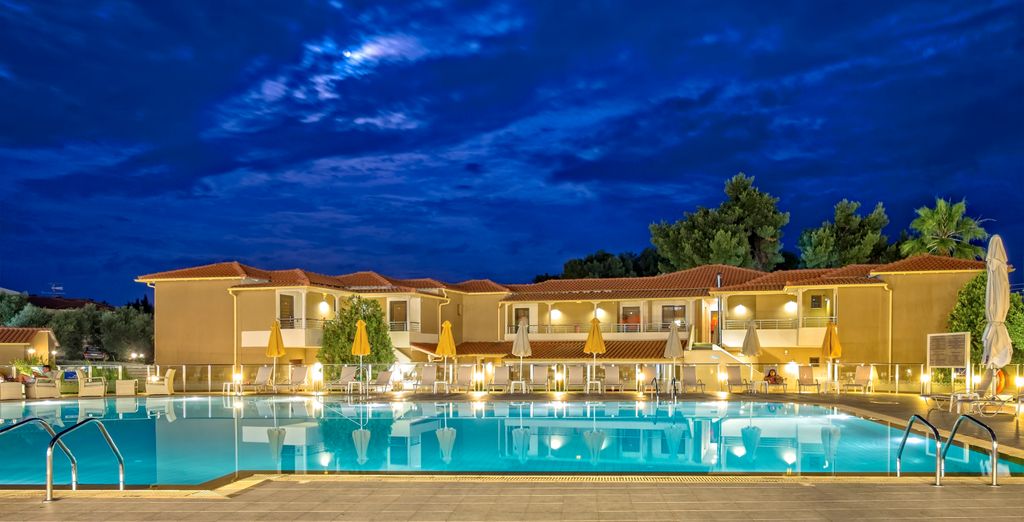 Lagomandra Beach Hotel 4*