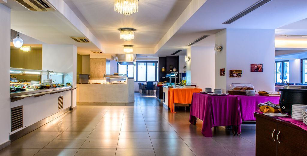 Lagomandra Beach Hotel 4*