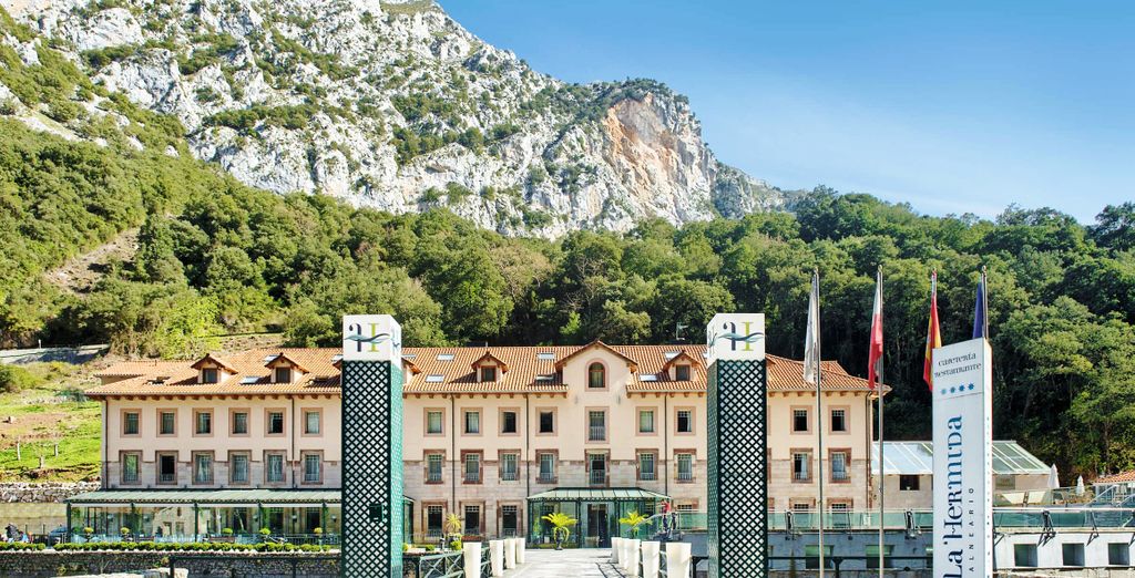 Hotel Balneario La Hermida 4*