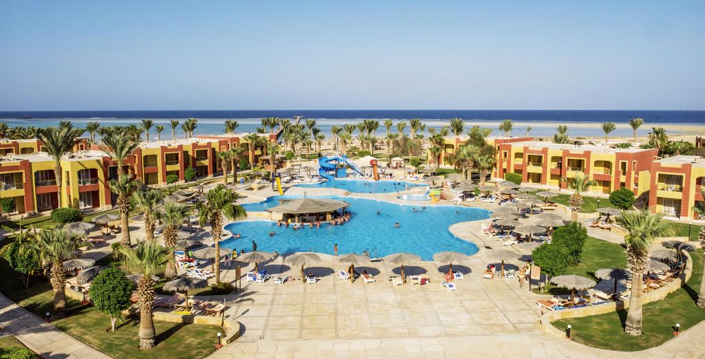 Magic Tulip Beach Resort 4*