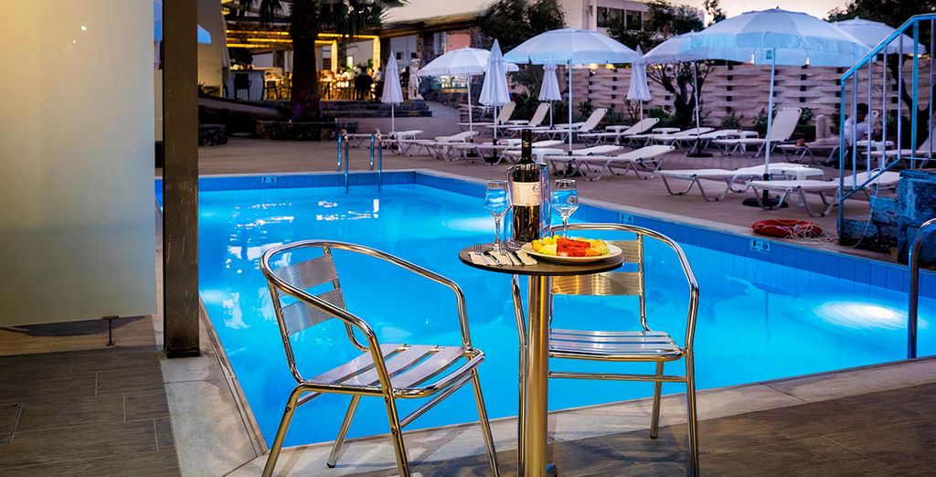 Pollis Hotel 4*