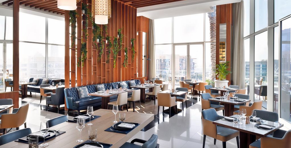 Grand Plaza Mövenpick Media City 5*
