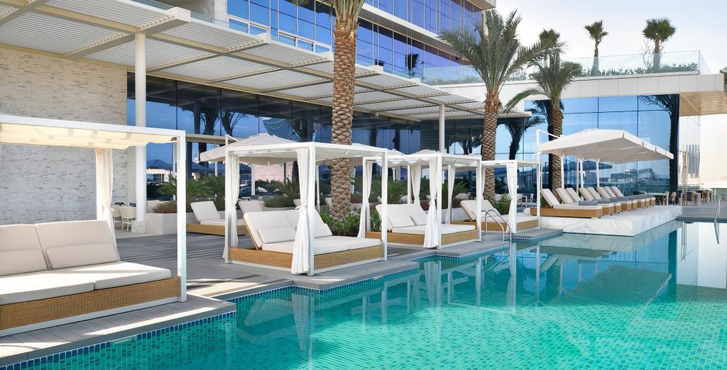 Grand Plaza Mövenpick Media City 5*