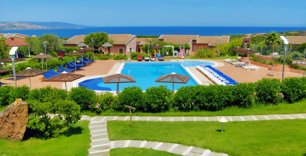 Cala Rosa Club Hotel 4*