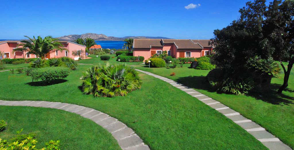 Cala Rosa Club Hotel 4*