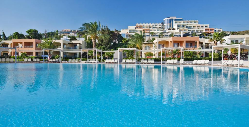 Hôtel Kipriotis Maris Suites 4*
