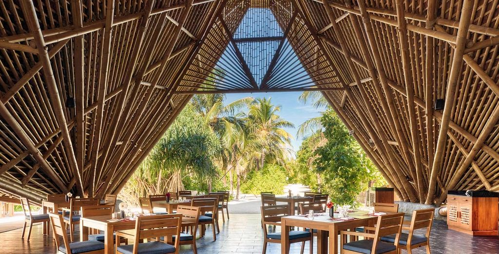 Mövenpick Resort Kuredhivaru Maldives 5*