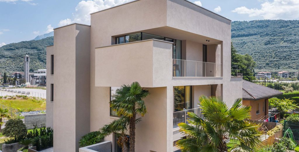Essence Charming Suites