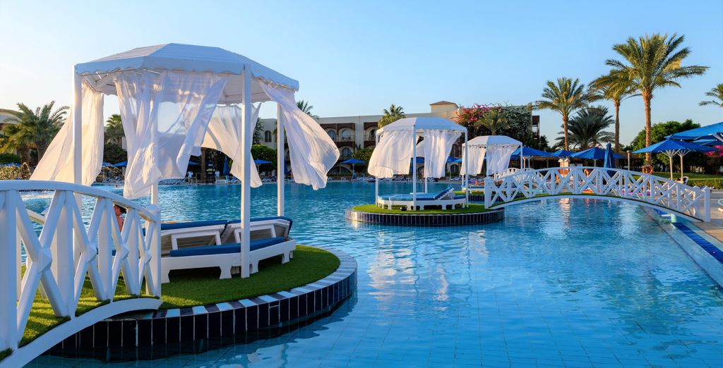 Desert Rose Resort 5*