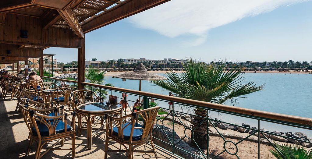 Desert Rose Resort 5*
