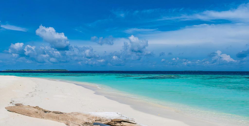 Furaveri Island Resort & Spa 5* con extensión posible en Dubái