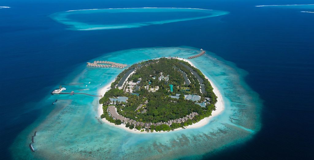 Furaveri Island Resort & Spa 5*