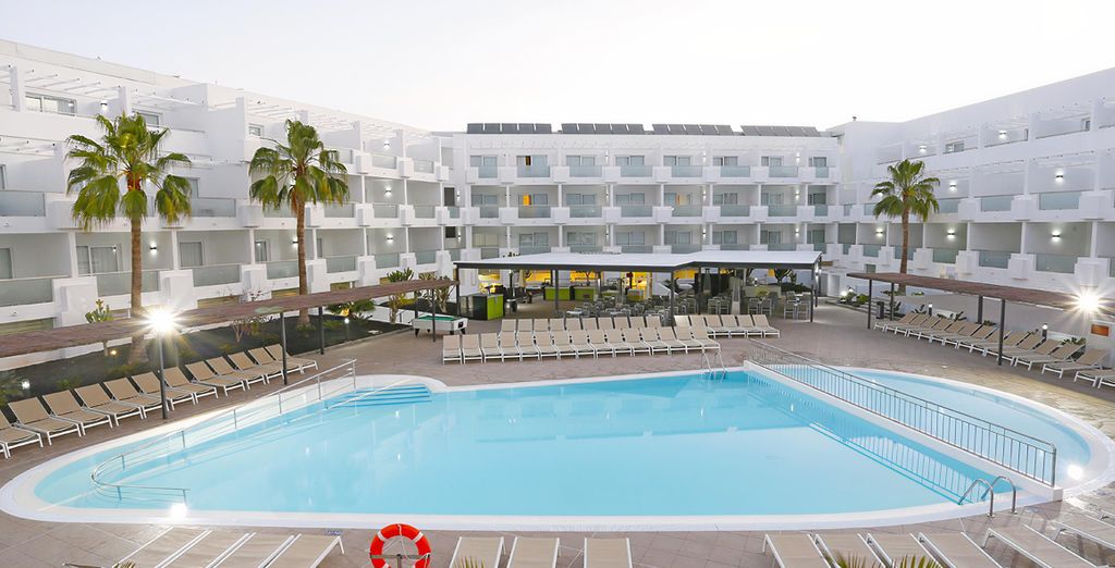 Aequora Lanzarote Suites 4*