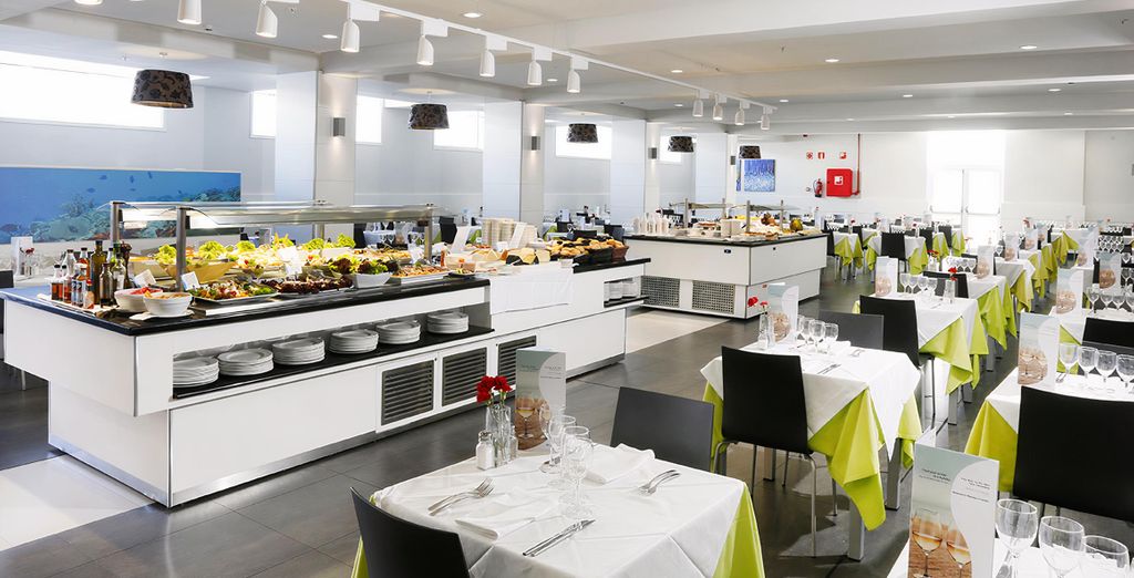 Aequora Lanzarote Suites 4*