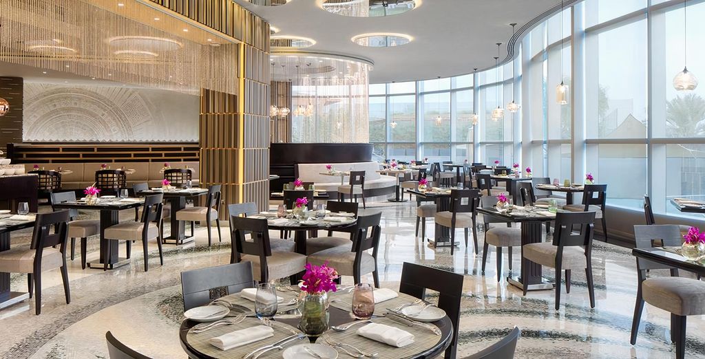 Jumeirah Emirates Towers 5*