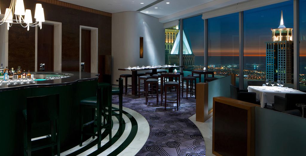 Jumeirah Emirates Towers 5*
