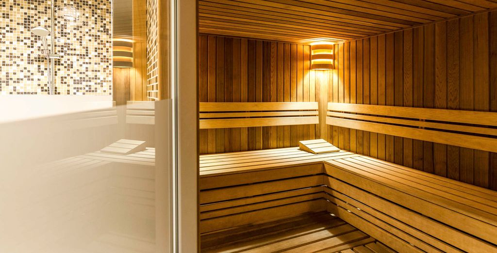 Novotel Amsterdam City 4*