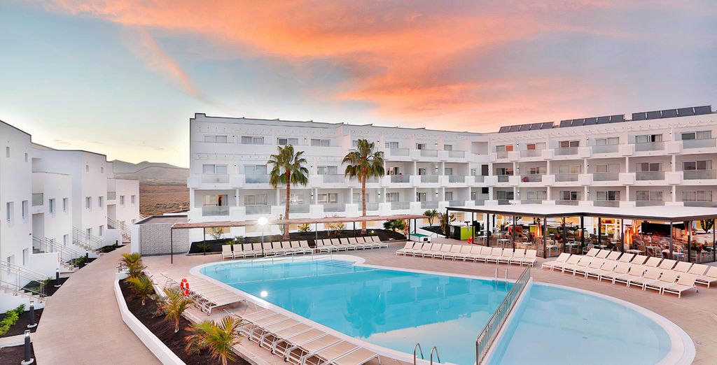 Aequora Lanzarote Suites 4*