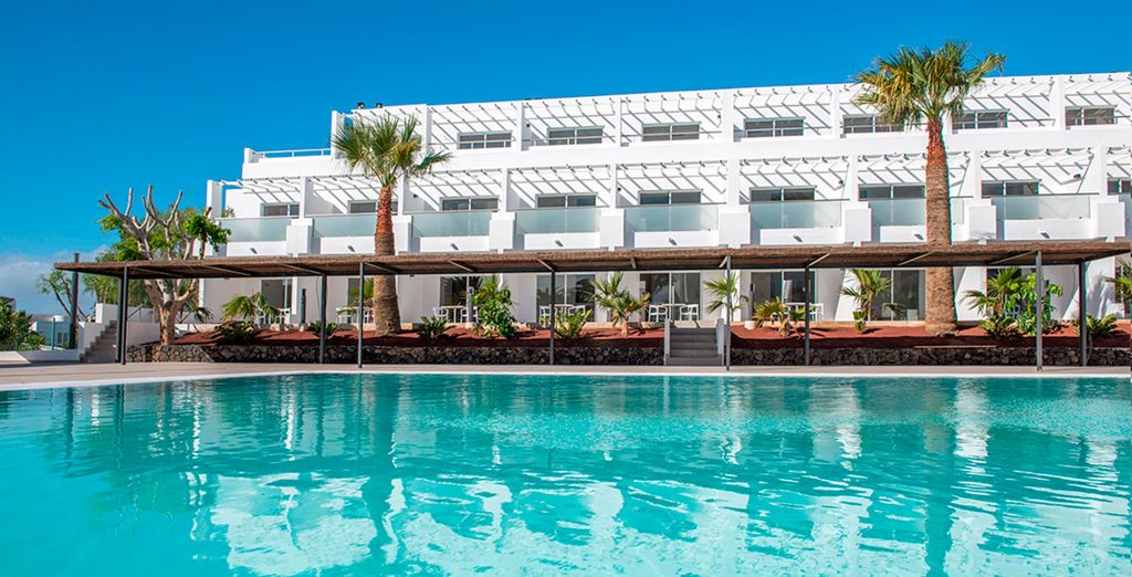 Aequora Lanzarote Suites 4*