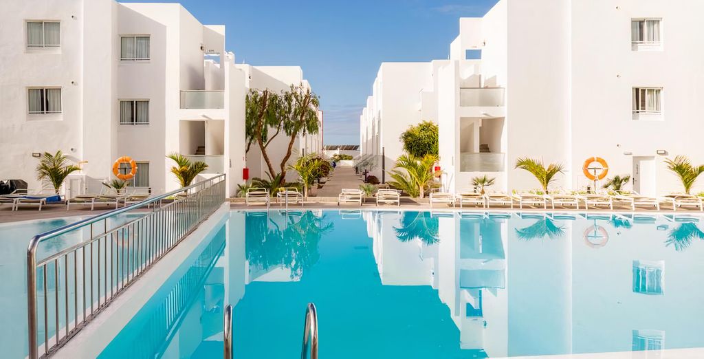 Aequora Lanzarote Suites 4*