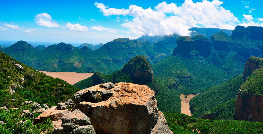 Autotour di 8 notti nella città delle miniere d'oro e della natura tropicale