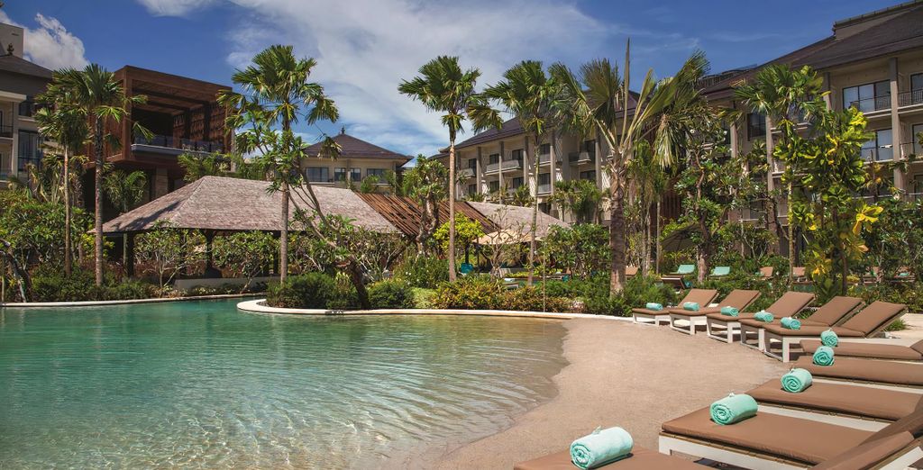 Mansion Baliwood 4*, Mahagiri Resort Nusa Lembongan 4* & Mövenpick Jimbaran Bali 5*