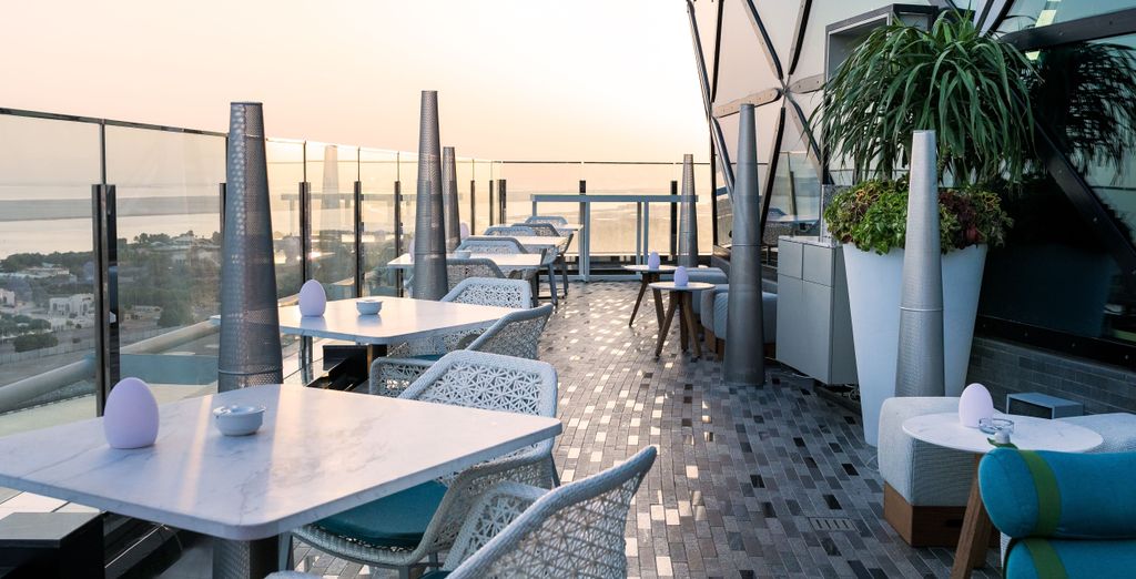 Hyatt Andaz Capital Gate 5* con biglietti per il Gran Premio di Formula 1