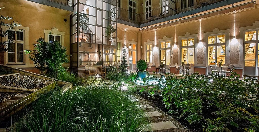 Mamaison Residence Izabella 4*