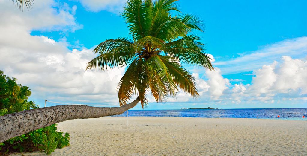 Fihalhohi Island Resort 4*