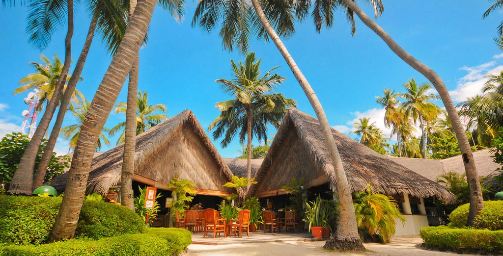 Fihalhohi Island Resort 4*