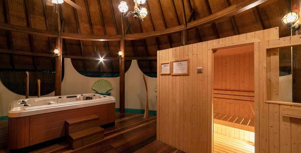 Fihalhohi Island Resort 4*
