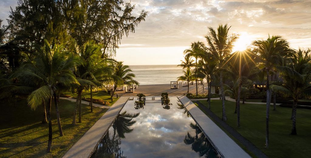 Outrigger Mauritius Beach Resort 4*S