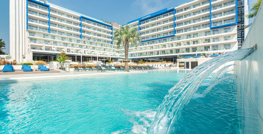 Hotel L'Azure 4*