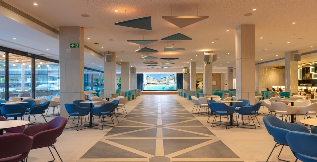 Hotel L'Azure 4*