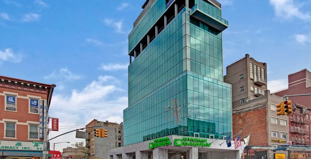 Wyndham Garden Chinatown 4* 