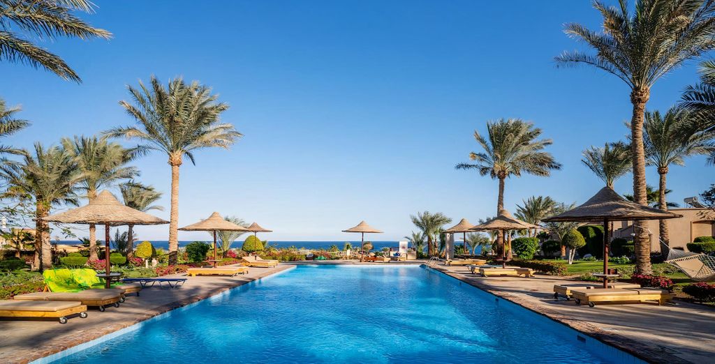 Tamra Beach Resort 4*