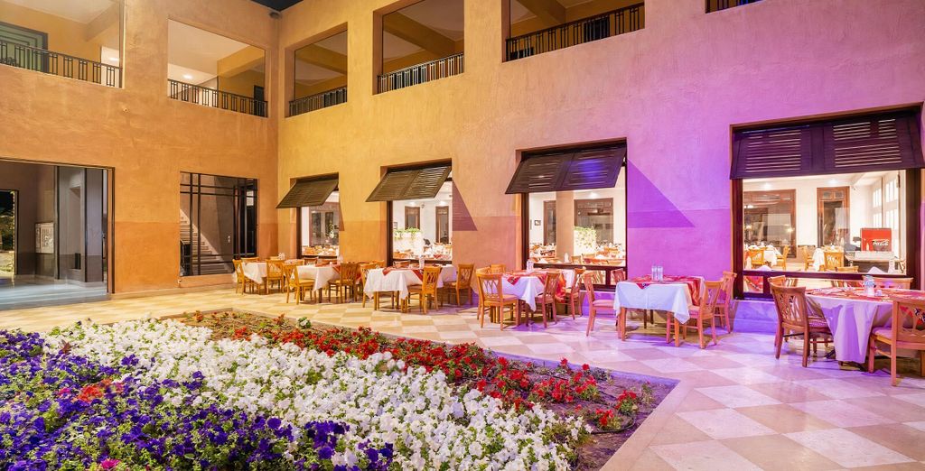 Tamra Beach Resort 4*
