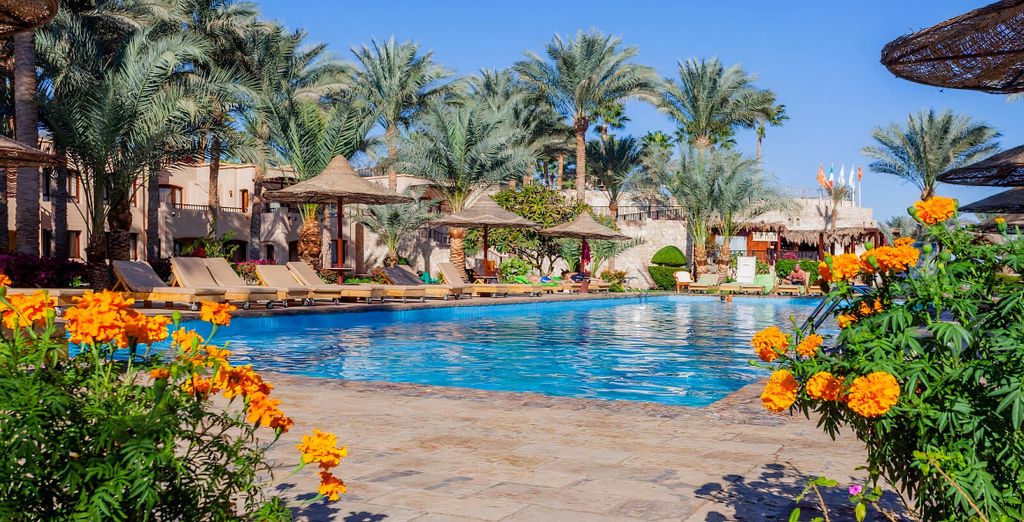 Tamra Beach Resort 4*