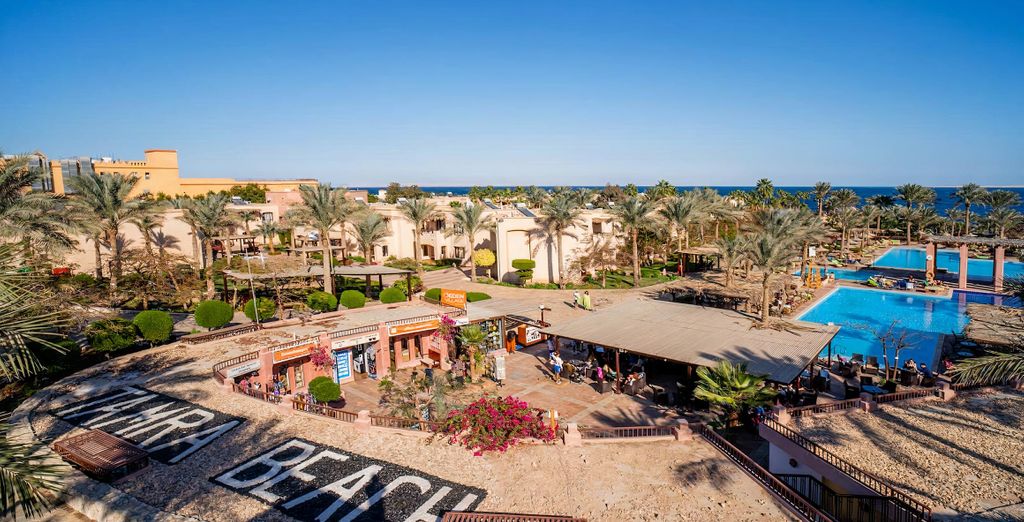 Tamra Beach Resort 4*