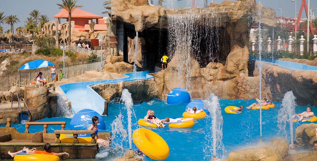 Holiday World Resort 4*