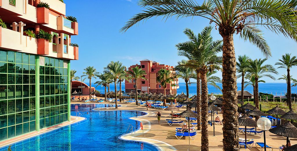 Holiday World Resort 4*